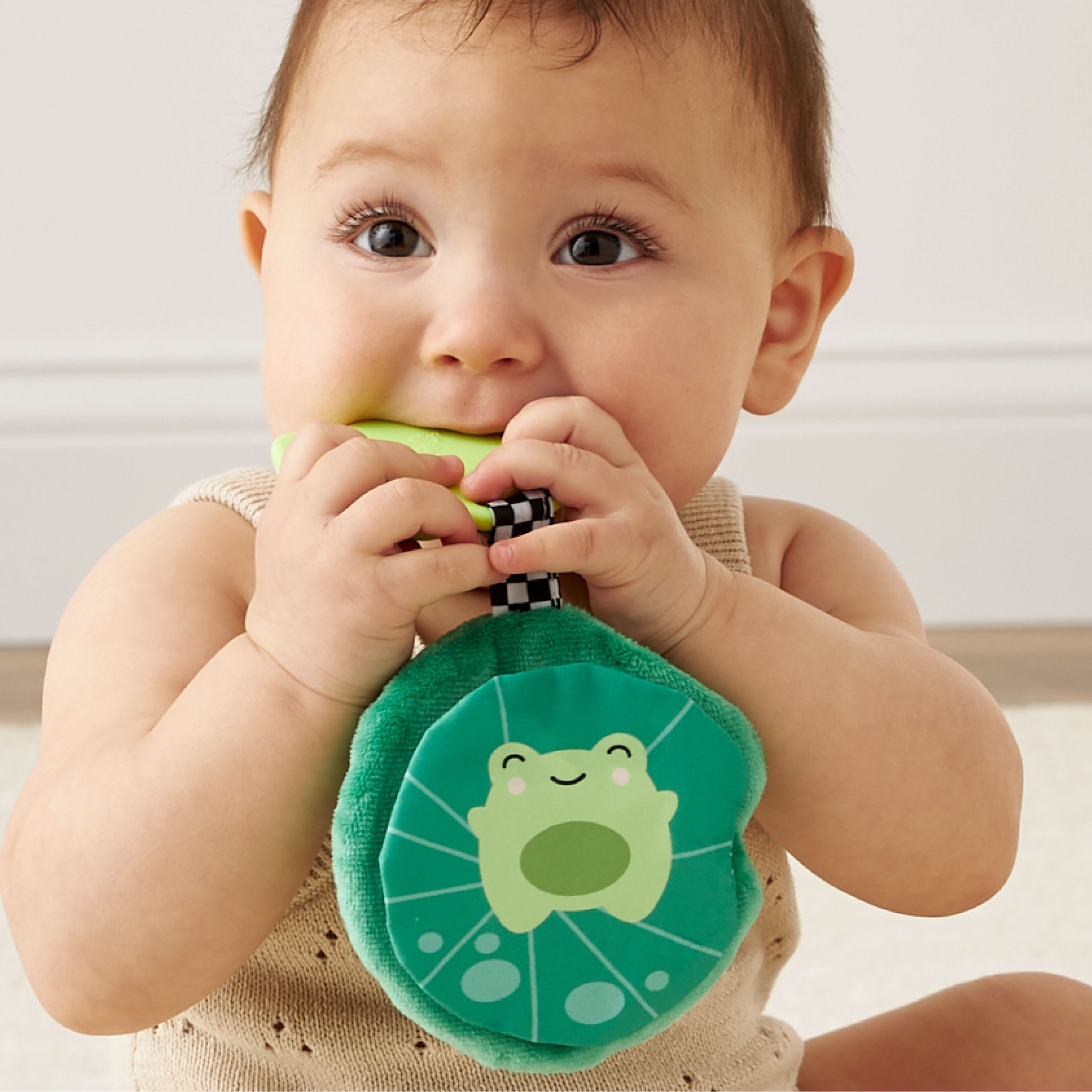 Teensy CrinkleTM Sensory Teether - Image 6