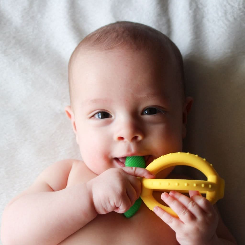Bitzy BiterTM Teether Ball Lemon - Image 2